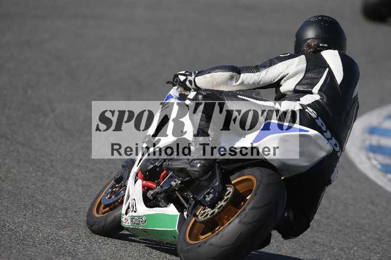 /Archiv-2024/02 29.01.-02.02.2024 Moto Center Thun Jerez/Gruppe gruen-green/backside